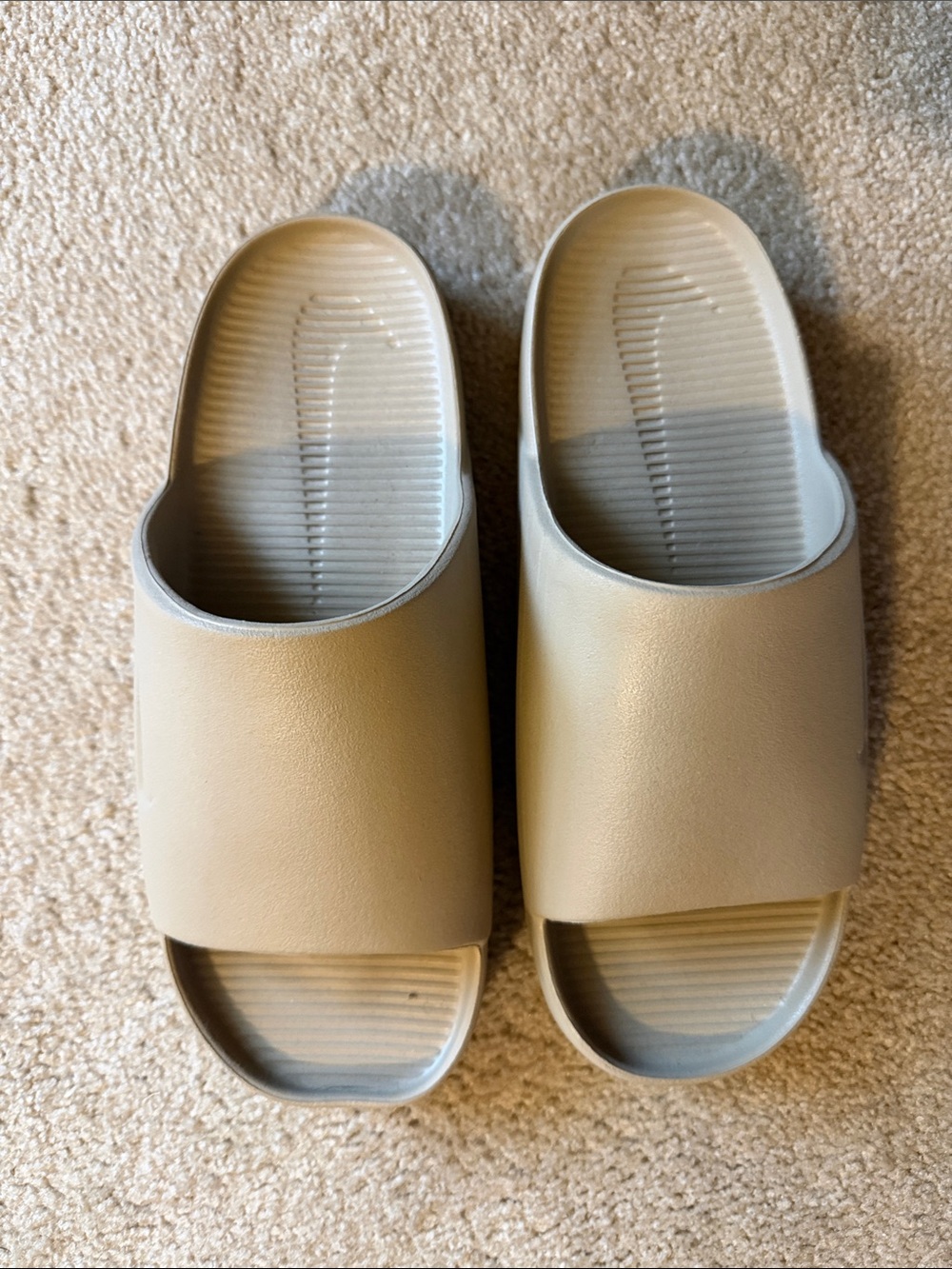 NWOT Nike Calm Slides